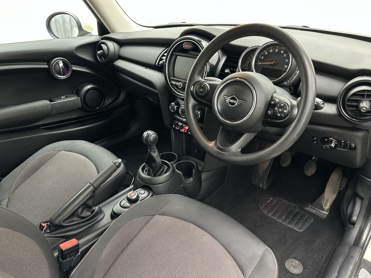 MINI One Photo 15
