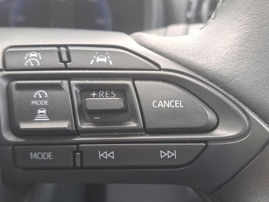 Mazda Mazda2 HYBRID Photo spincar-942c8d70e36218faa7d26446c3dbe5fb24f464e2.jpg
