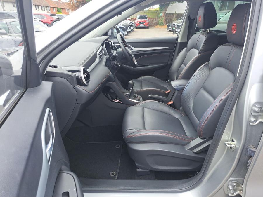 MG MG ZS Photo spincar-94e2211b9009a9254b23ca5344cca7e44f18b00f.jpg
