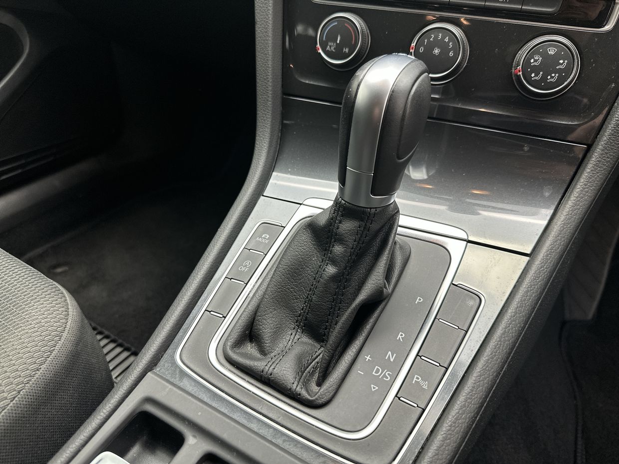 Volkswagen GOLF Photo 25