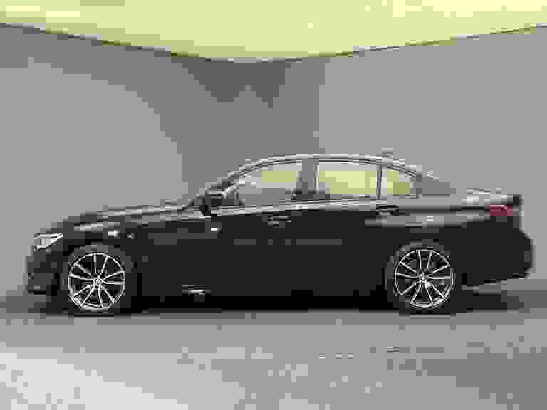 BMW 3 SERIES Photo spincar-9591de80caaa52397a700cc4f8a5ba15945cdcec.jpg
