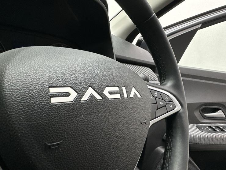 Dacia SANDERO Photo spincar-95c8d265f249f48d0115b8cbd714e51210a99b47.jpg