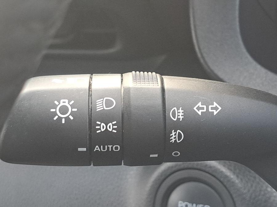 Mazda Mazda2 HYBRID Photo spincar-97dc17ffc97ea9cb63a21d0580356423bdc58d3c.jpg