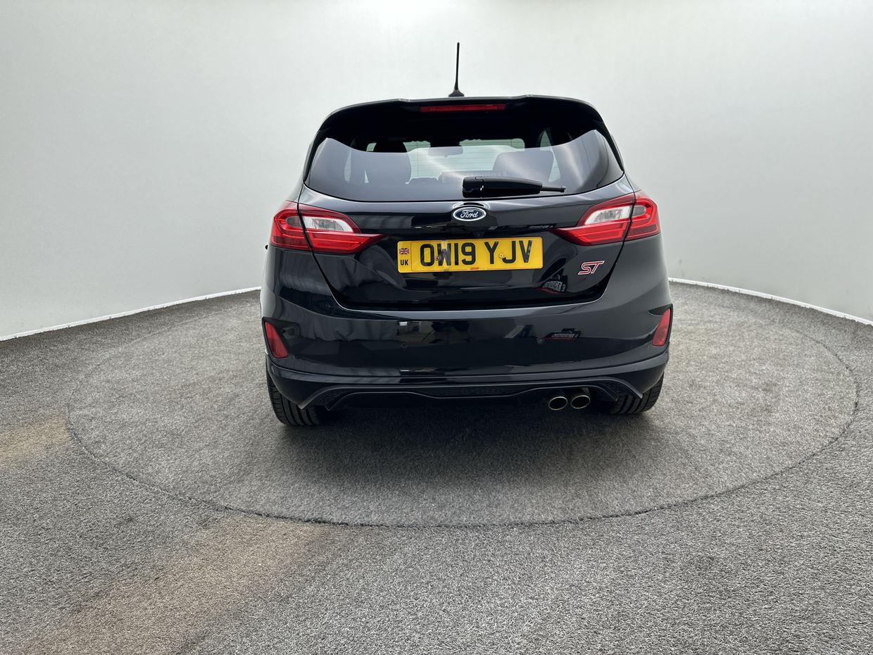 Ford Fiesta Photo 6