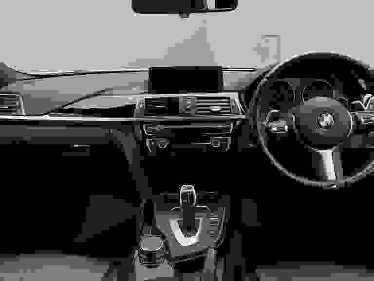 BMW 3 SERIES Photo spincar-9aade9aaf8bda8c4f06e5590753f66a86070a86f.jpg