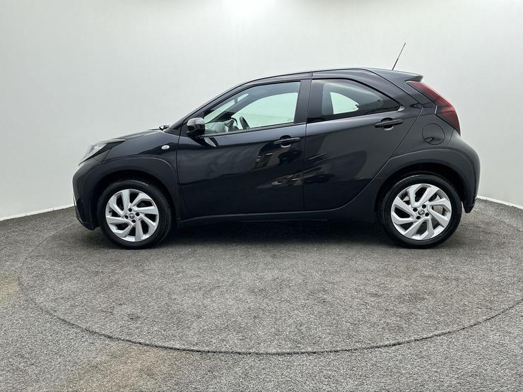 Toyota AYGO X Photo spincar-9be1cda7c9a97fd9d81be9321af820992a124b94.jpg