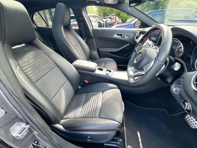 Mercedes-Benz GLA Photo 24