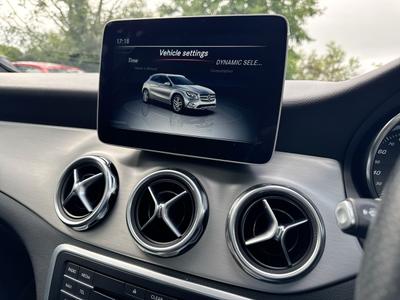 Mercedes-Benz GLA Photo 37