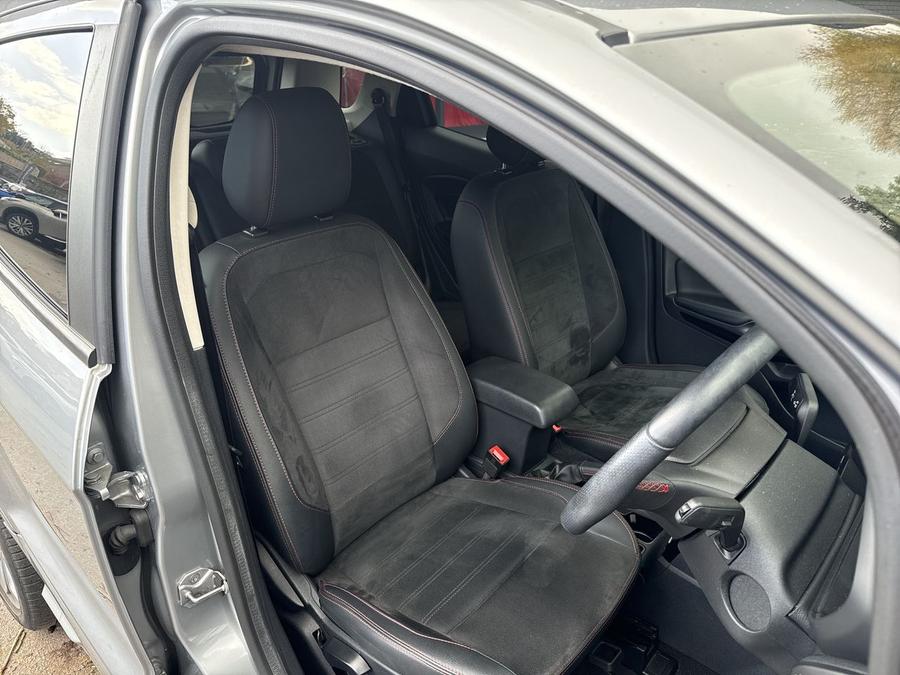 Ford EcoSport Photo spincar-9e6b84ae331d0498d6321e5a29d724becaeb1caf.jpg