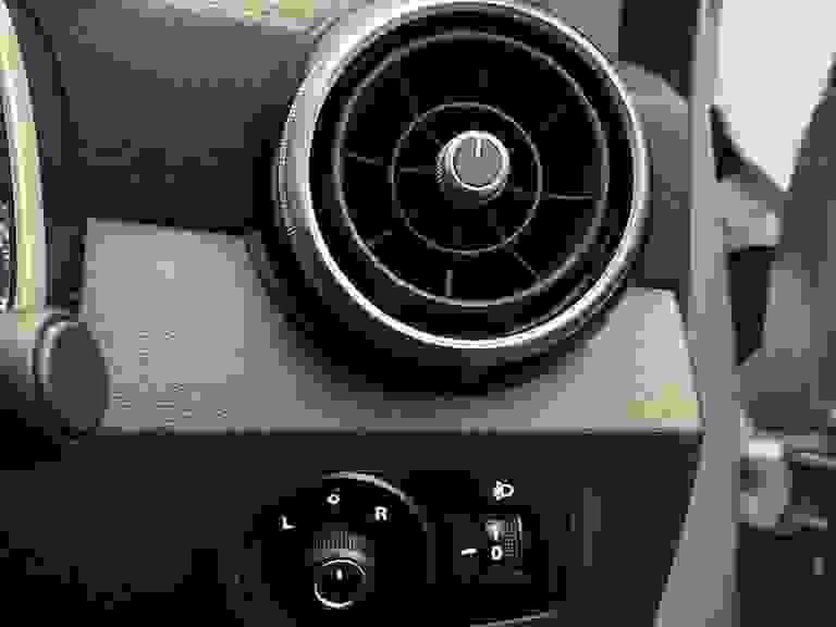 MG MG ZS Photo spincar-9eb86802206f39afd8fc2466243bf4ddbd3611e5.jpg