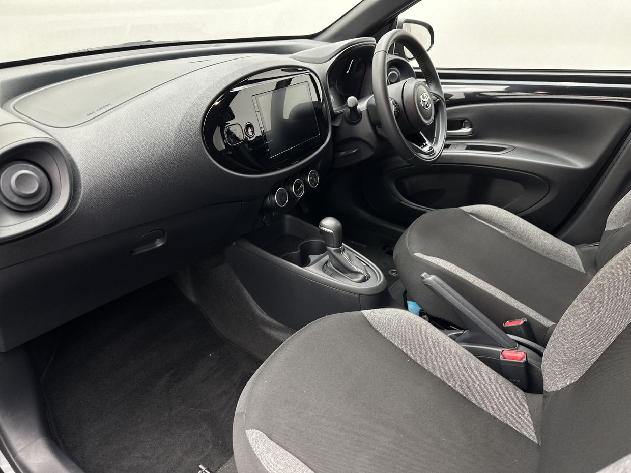 Toyota AYGO X Photo 18