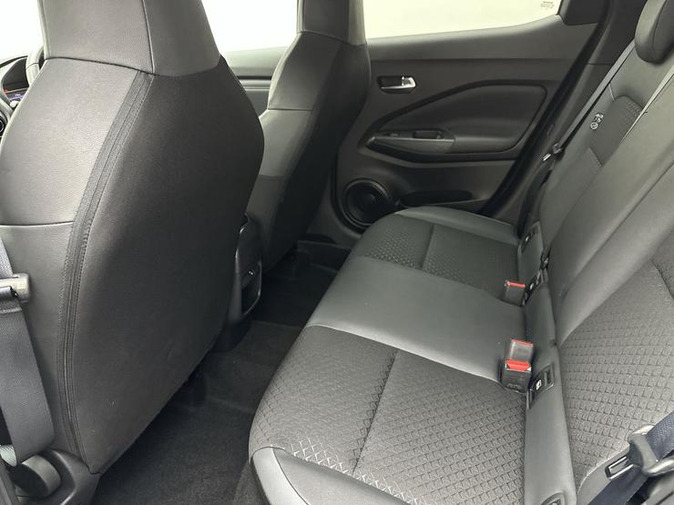 Nissan JUKE Photo spincar-a07b9ab27e9cbec0990d30aa6352ea024e9313bd.jpg