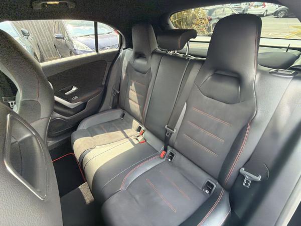 Mercedes-Benz A Class Photo 19