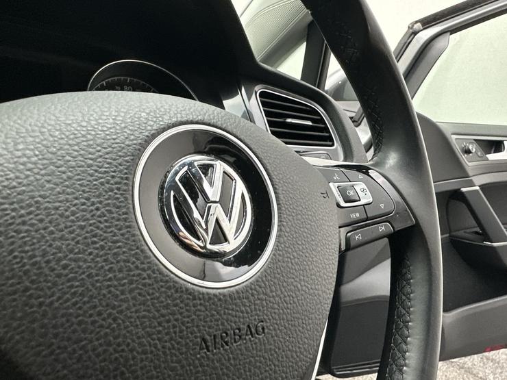 Volkswagen GOLF Photo spincar-a38cef5a6d75d9cce15ada014bb205be6812c9ed.jpg