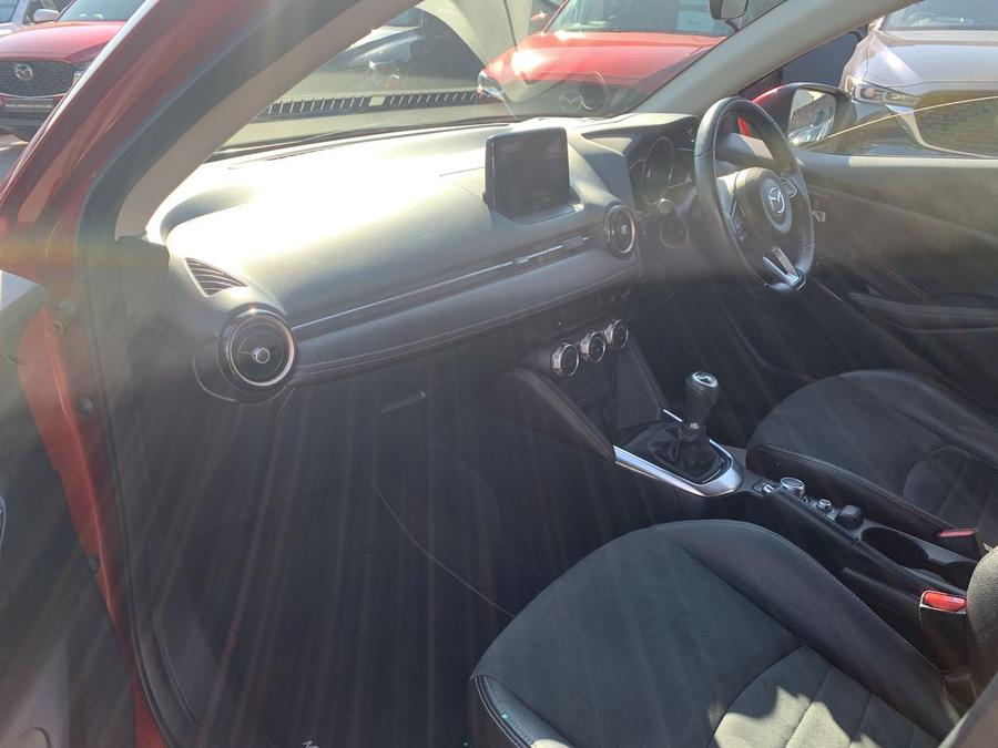 Mazda Mazda2 Photo spincar-a5a2be52ede78222e742a04f0f75ed5844f0ea92.jpg