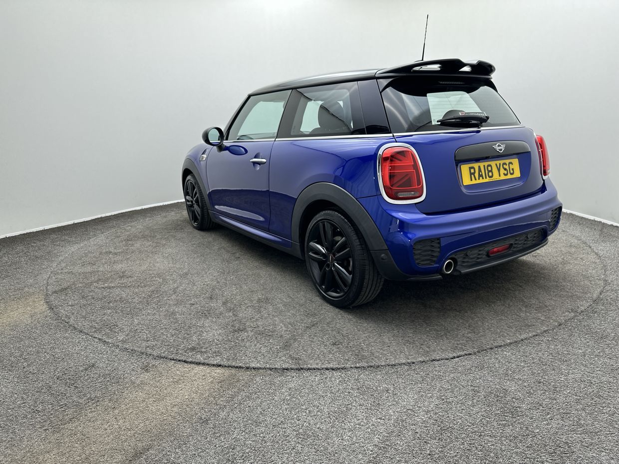 MINI Cooper Photo 5
