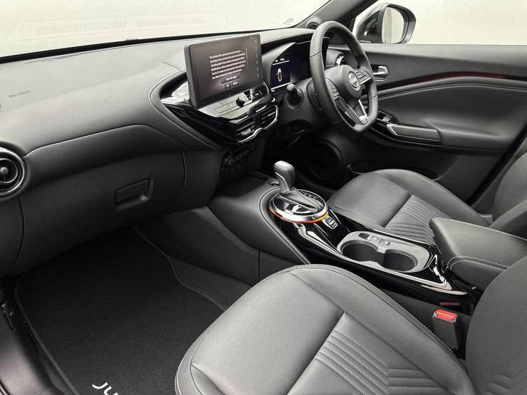 Nissan JUKE Photo spincar-a658aa3ad7232ece6d9513e3e21c3e1f6b9d43a9.jpg