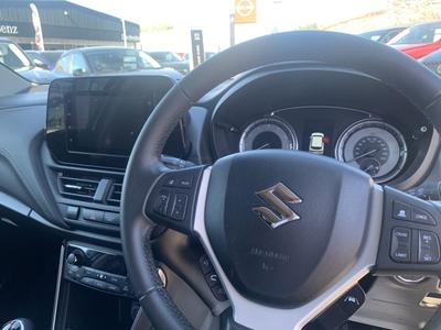 Suzuki S-Cross Photo 23