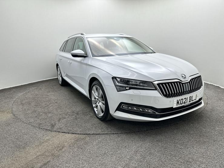 Skoda SUPERB Photo spincar-a8bce4426169b0f98d1d5e572e9125a700956b1e.jpg