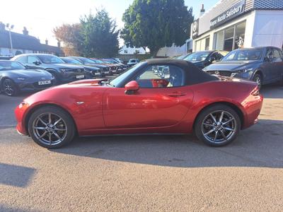 Mazda MX-5 Photo 16