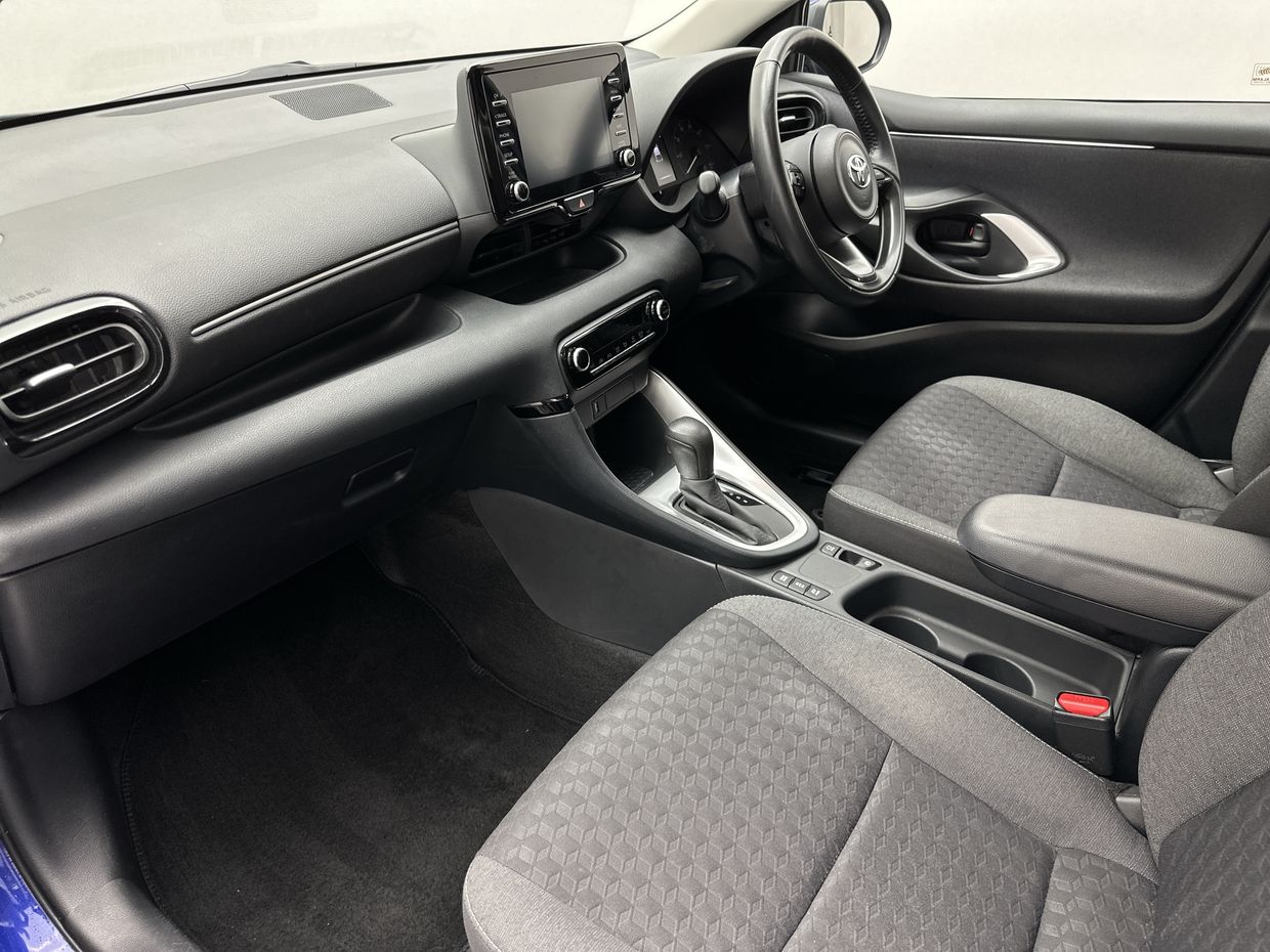 Toyota Yaris Photo 18