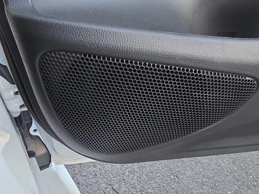 Mazda Mazda2 HYBRID Photo spincar-aa863fba397b38505912d8ed964e941ccfebacd6.jpg