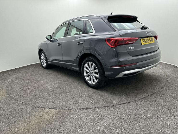 Audi Q3 Photo spincar-abf0da2bc7a2f4fccf2e7bc6238e0dbf80e69558.jpg