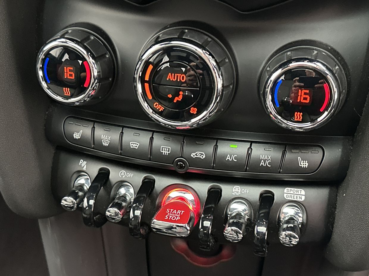 MINI Cooper Photo 13