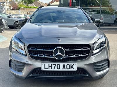 Mercedes-Benz GLA Photo 14