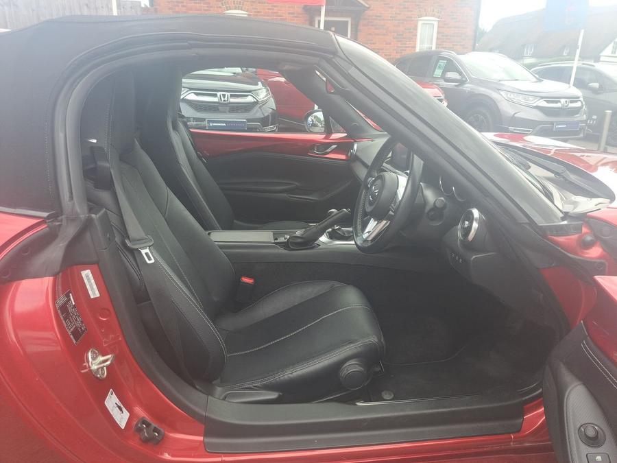 Mazda MX-5 Photo spincar-ae2dd203ffd7d6cf8375ce094b7bdc63dd559680.jpg