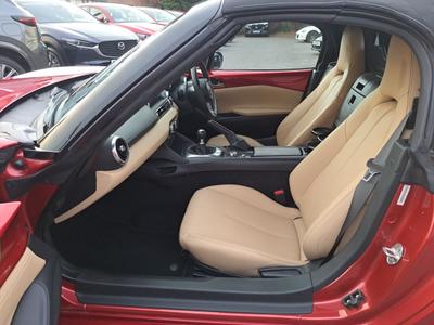 Mazda MX-5 Photo 22