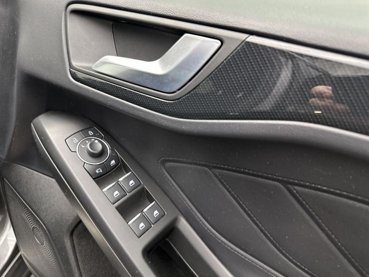 Ford Focus Photo spincar-afe020ecb231b5977a1af73cb11749534a8a715d.jpg