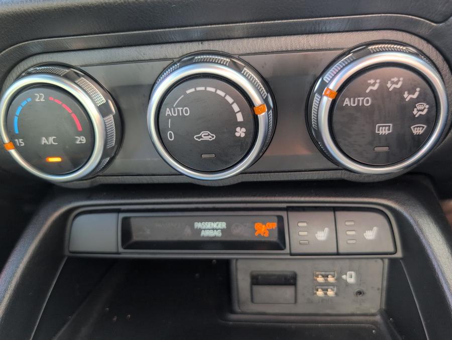Mazda MX-5 Photo spincar-b2be574fa35e45cd6680772cb6fa1a714ce91dbc.jpg