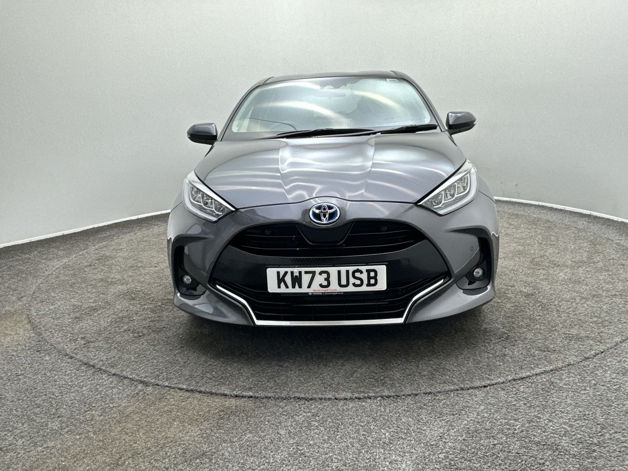 Toyota Yaris Photo 2