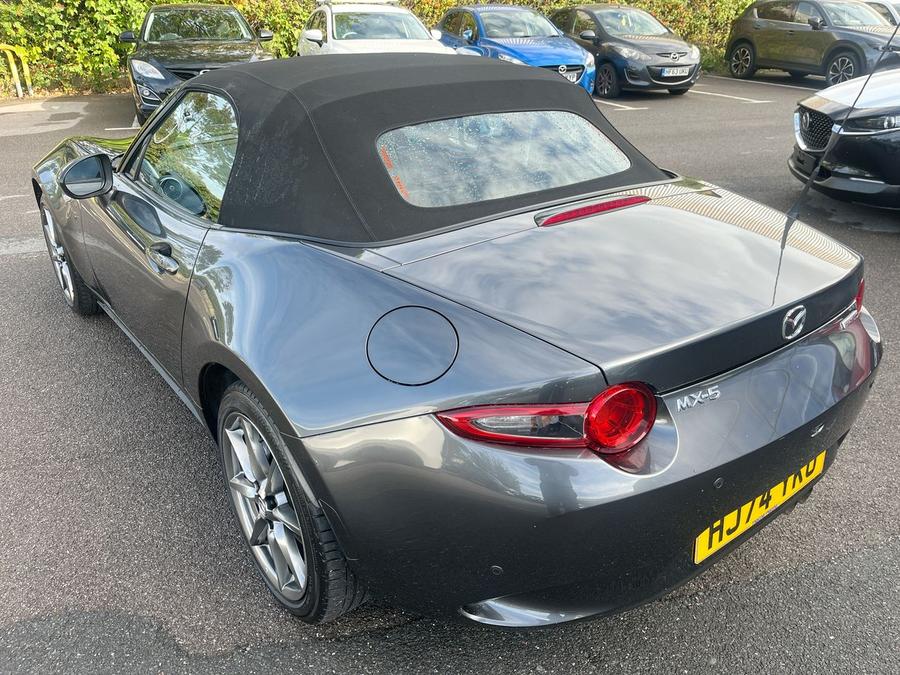 Mazda MX-5 Photo spincar-b704ee9741f020e1f680118fb2f07c30813acf58.jpg
