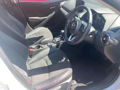 Mazda Mazda2 Photo 13