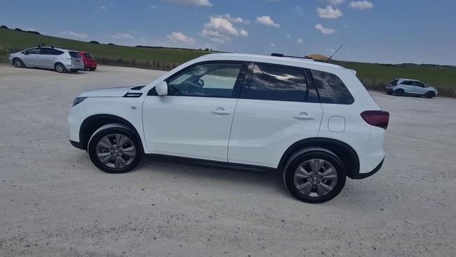 Suzuki Vitara Photo spincar-b834fc2aa751c22530e6213a99b09b17c89c7e48.jpg