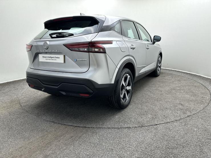 Nissan QASHQAI Photo spincar-b8aa94009a37e03a8898ba838b9345894bd2fdb5.jpg