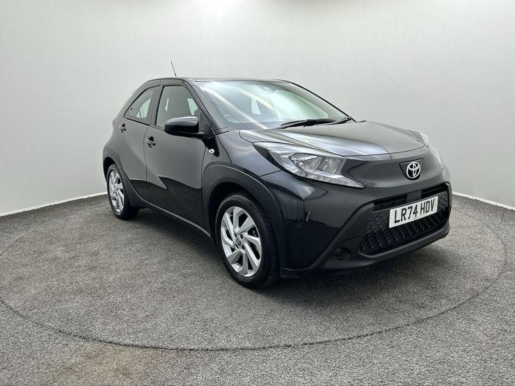 Toyota AYGO X Photo spincar-b988e35dcb0fed75f3b5c1ebff16cc06e38022ea.jpg