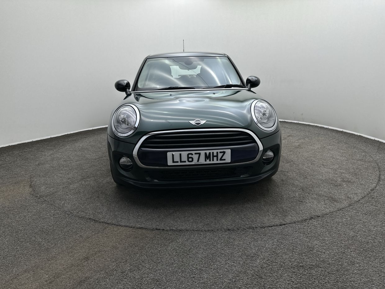 MINI Cooper Photo 2