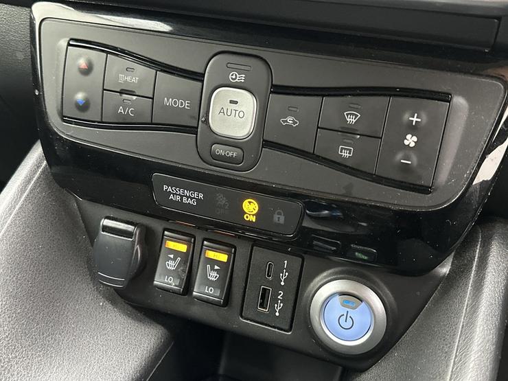 Nissan LEAF Photo spincar-b9f8ff3f82f74ebd211efa6c932894a946fcafba.jpg