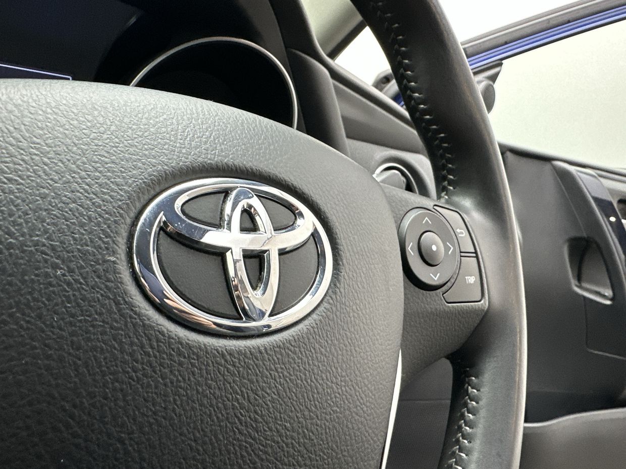 Toyota Auris Photo 24
