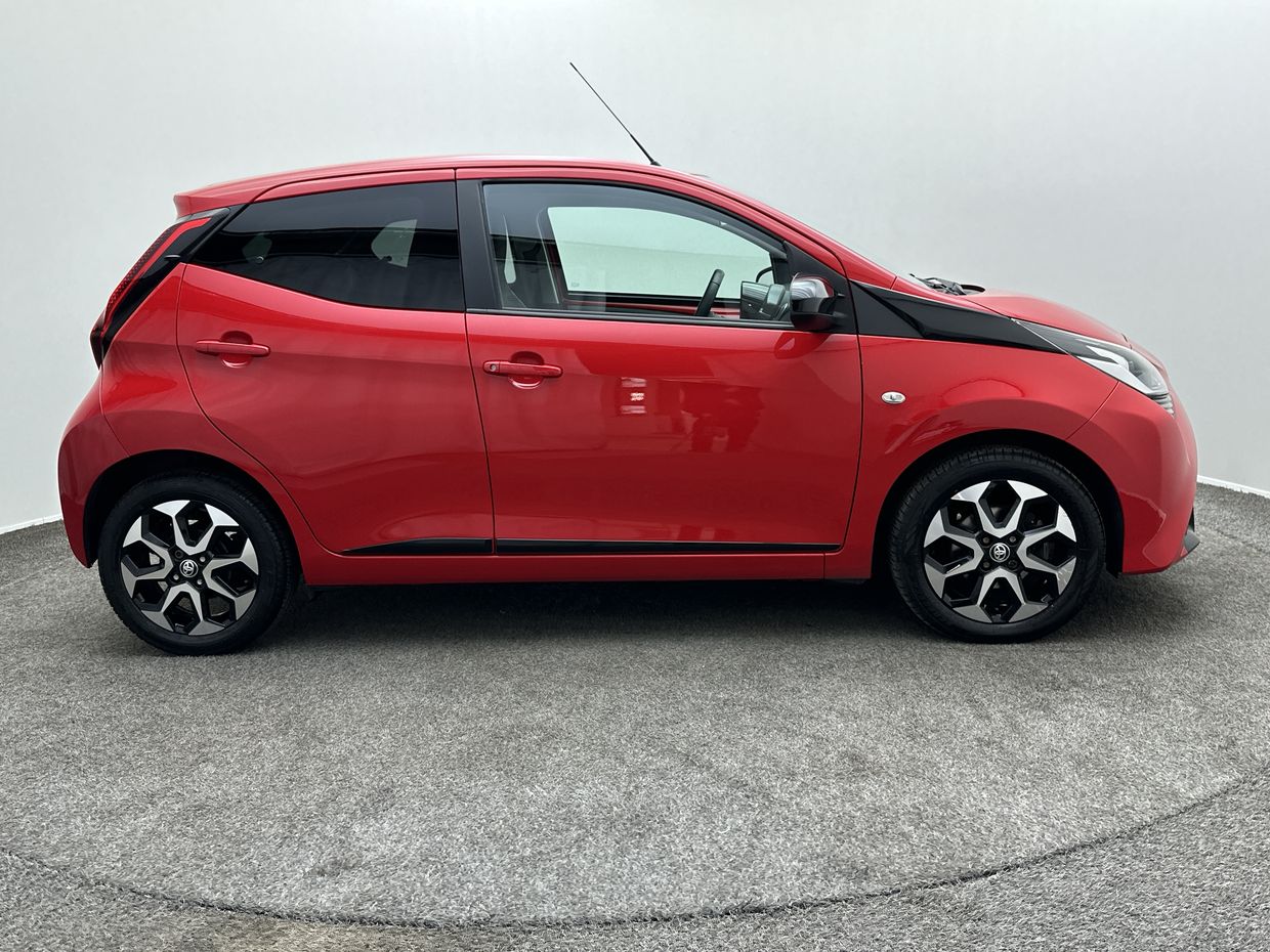 Toyota AYGO Photo 8
