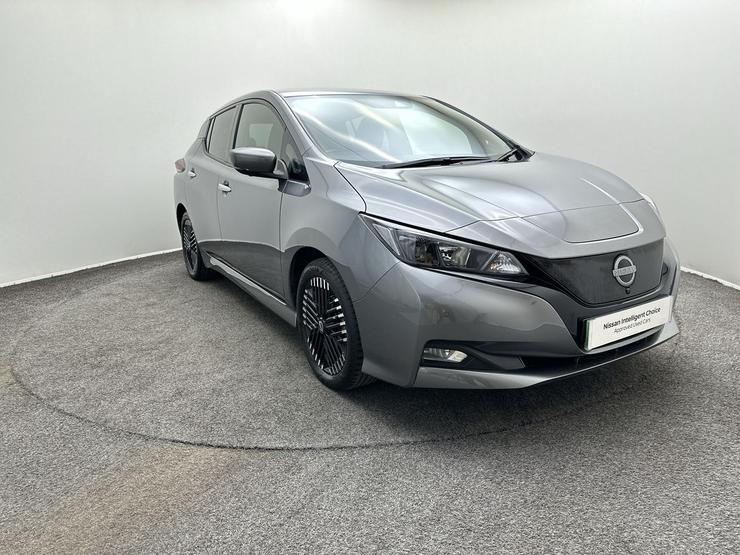 Nissan LEAF Photo spincar-bd0f30da27819192ab8db4ca01cc04c1e91d8be4.jpg