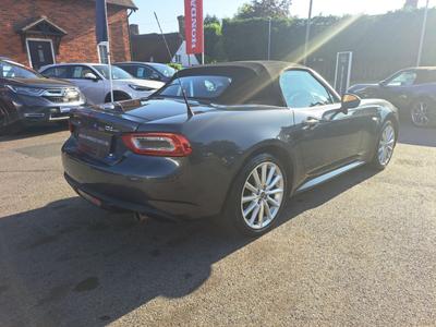 Fiat 124 Spider Photo 13