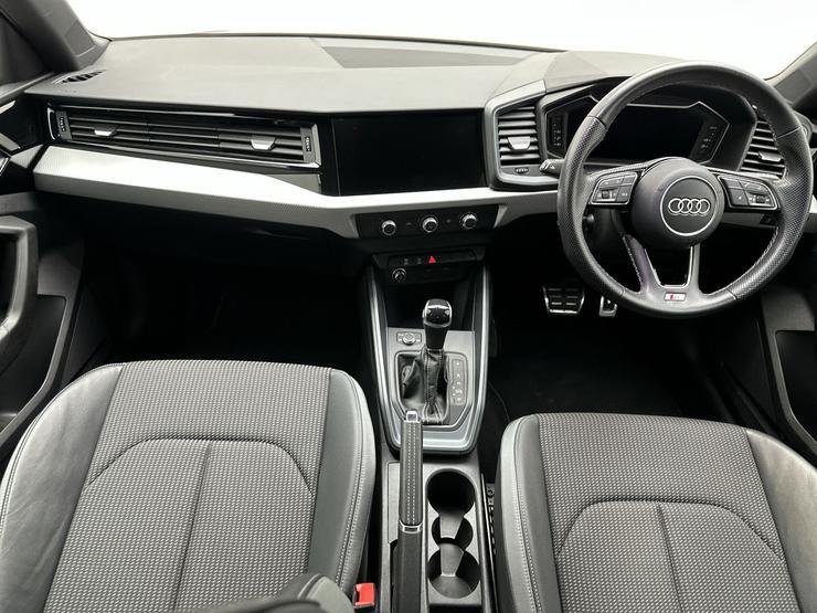 Audi A1 Photo spincar-be8565acddd2c746615b3e5d3534a2132e1945c0.jpg