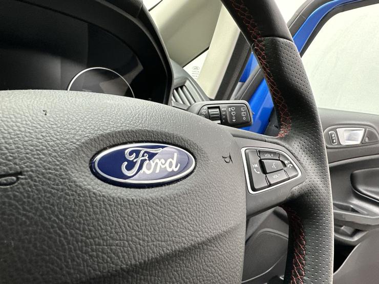 Ford Ecosport Photo spincar-bec886865a78c72a1764f9aaa10bfdfae4fd4bd5.jpg