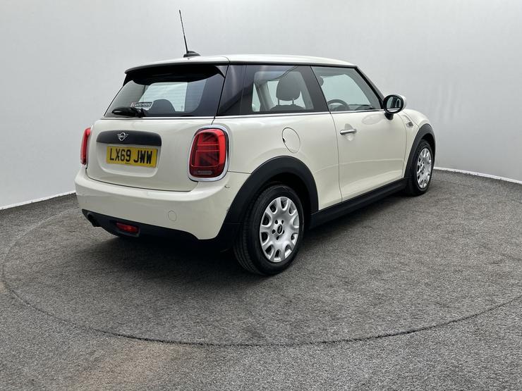 MINI One Photo spincar-beee59e880ee159c30b0cadce10643db99d355f4.jpg