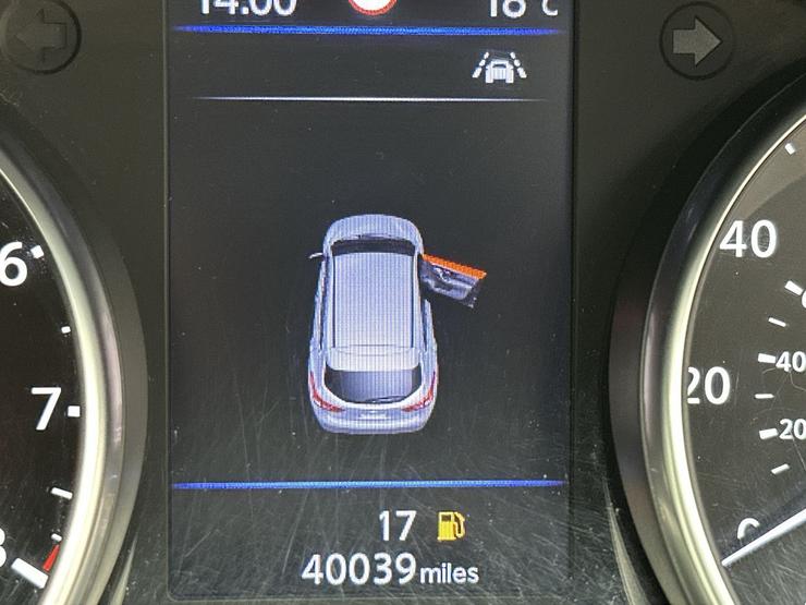 Nissan Qashqai Photo spincar-bf244b2ac783f4d42d44a0ff55aea77664c478ed.jpg