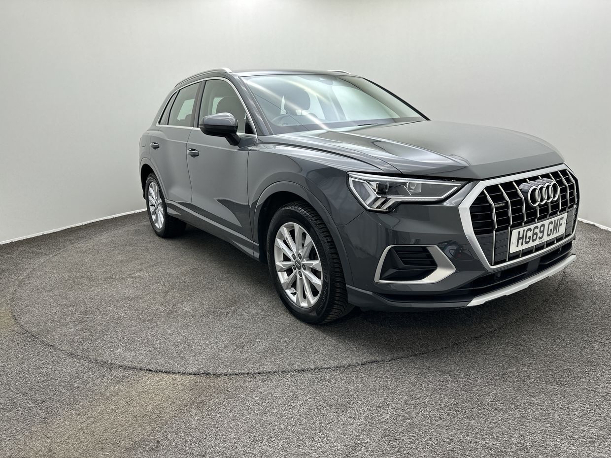Audi Q3 Photo 0